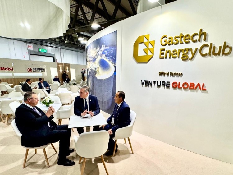 Badawi Holds Key Meetings to Attract Invetments at Gastech 2025