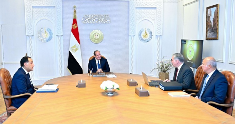 El-Sisi Urges Intensifying Exploration Activities, Attracting investments in Oil and Gas