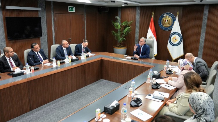 Badawi Meets Young Energy Cadres to Foster Sector Leadership