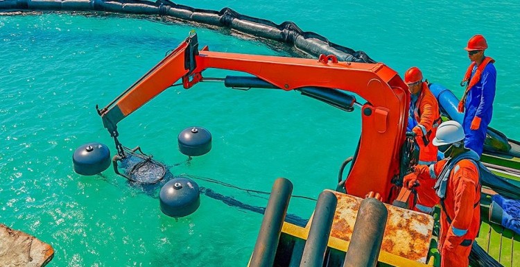 MoPMR Conducts Annual Marine Drill at El-Hamra Port to Test Oil Spill Response