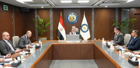 A photo of Minister Karim Badawi during a meeting with CarGas leaders to discuss regional expansion plans (Source: MoPMR).