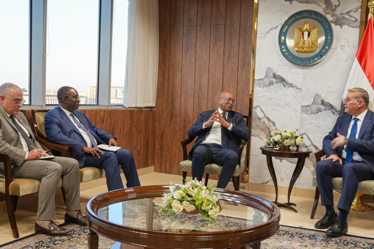 badawi-meets-ifc-to-boost-investment-in-petroleum-mining-sectors