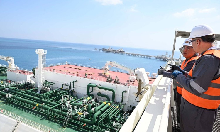 Madbouly inspects SUMED Petroleum Port at Ain Sokhna