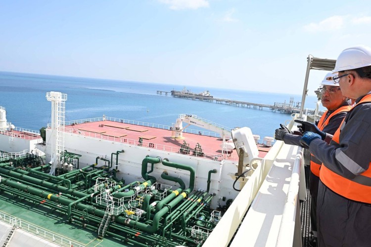 madbouly-inspects-sumed-petroleum-port-at-ain-sokhna