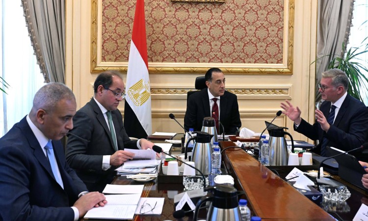 Madbouly Reviews Funding Plans for Strategic Petroleum Reserves
