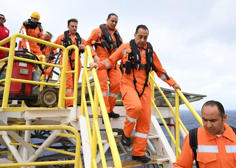 Madbouly Inspects Al-Qaher-2 Drilling Rig Following Denise Gas Discovery