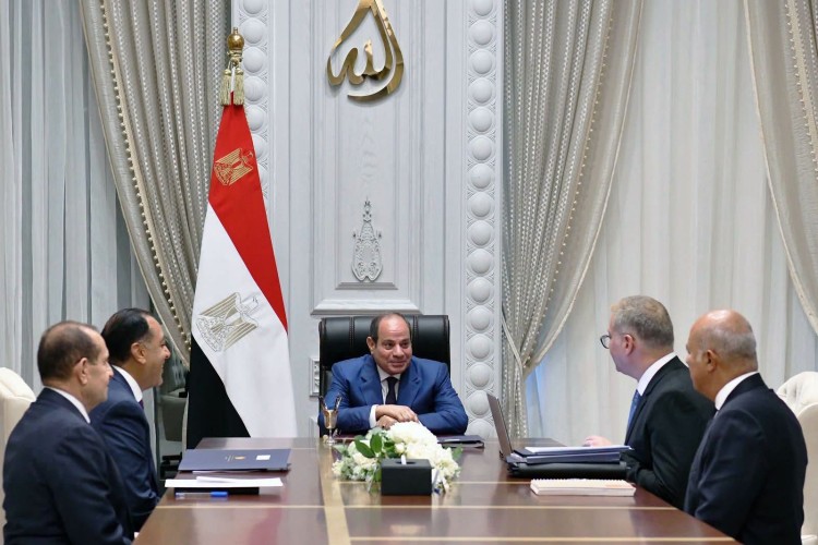 egypts-president-reviews-5-year-plan-to-double-egypts-oil-output