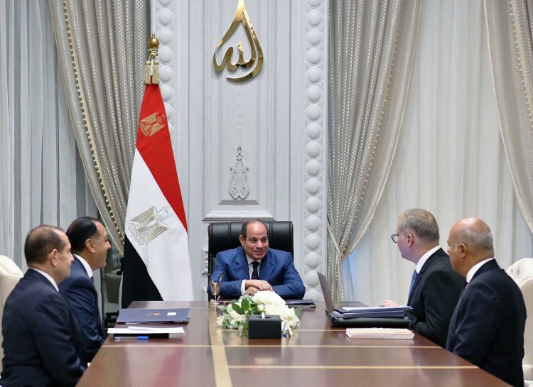 Egypt’s President Reviews 5-Year Plan to Double Egypt’s Oil Output