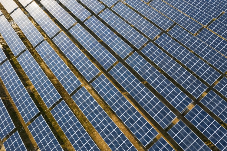 nefer-minya-solar-project-secures-up-to-566-mn-in-financing
